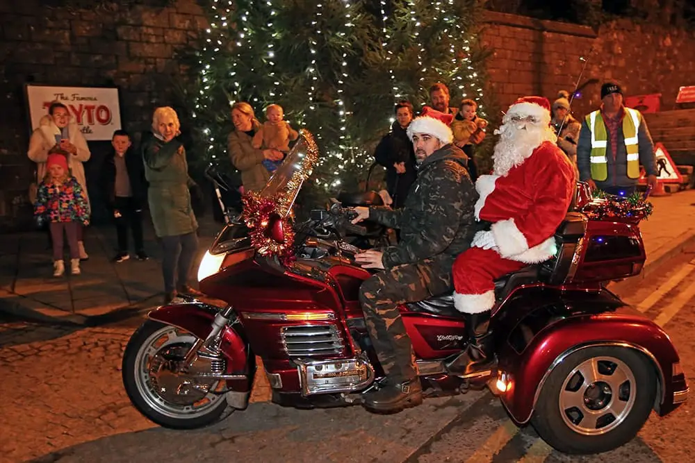 Tandragee Christmas Lights Switch On 2022