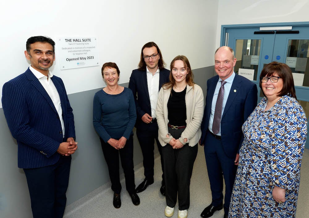 The new CT Twin Suite at Craigavon has been dedicated in memory of former Southern Trust Clinical Director of Radiology and Associate Director for Cancer and Clinical Services, Dr Stephen Hall.