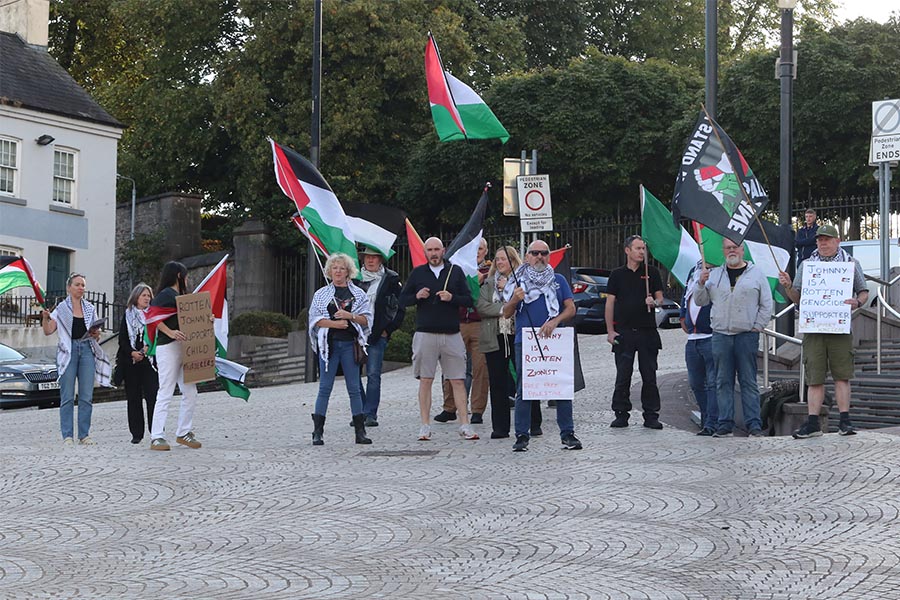 Palestinian John Lydon protest