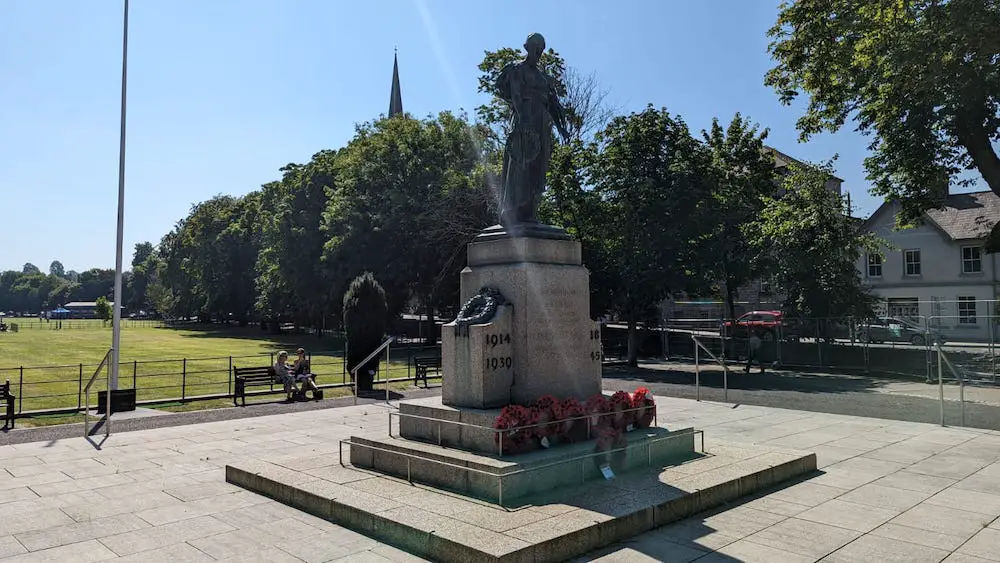 The Mall cenotaph