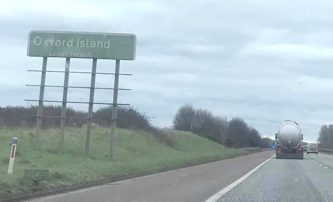 Oxford Island sign M1