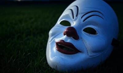 Clown mask